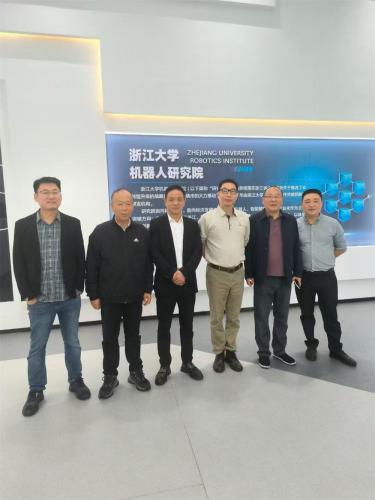 與浙江大學(xué)機(jī)器人學(xué)院合作