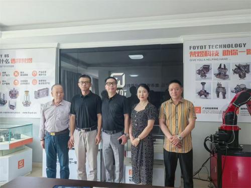 浙江大學(xué)李春光教授指導(dǎo)工作