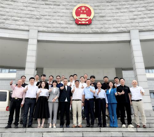 眾擎機(jī)器人